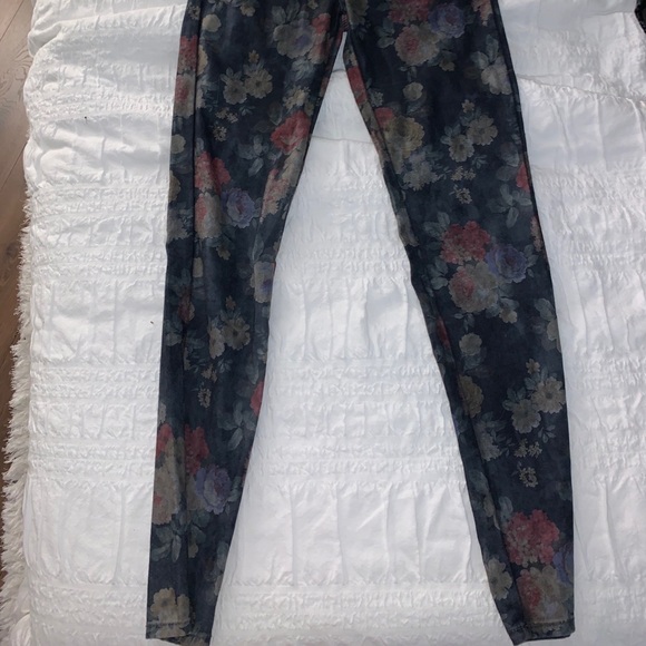 Women’s Zara pant - Picture 2 of 2